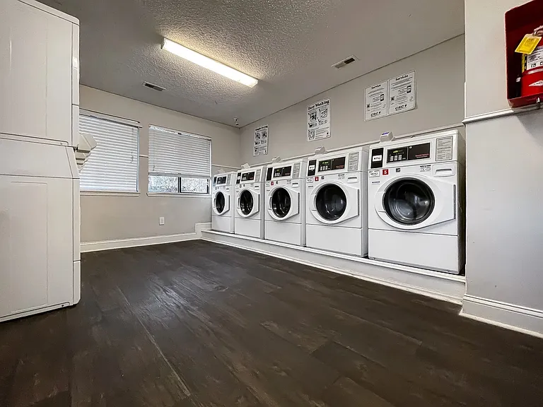 Laundry Room | Plantation Flats | North Charleston, SC