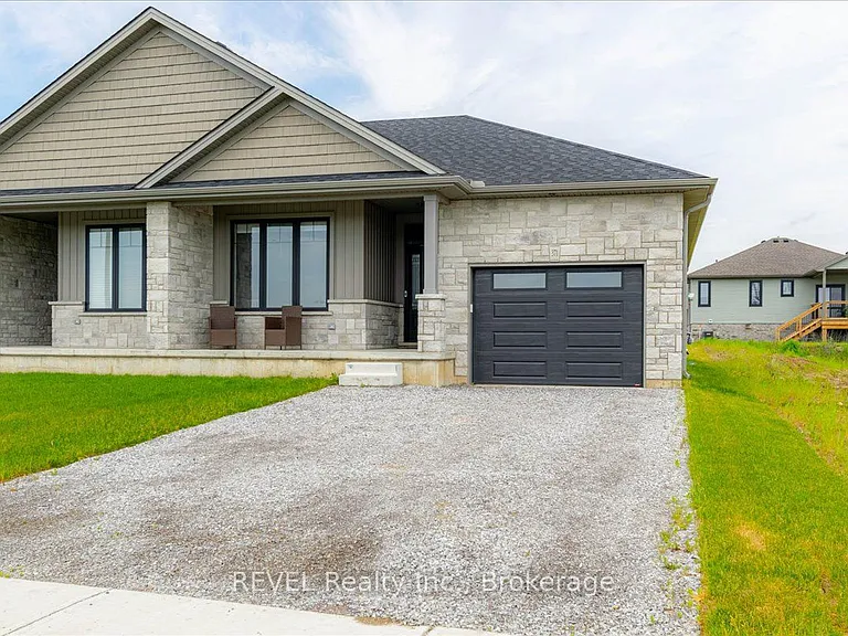 371 Argyle Ave — Photo 2