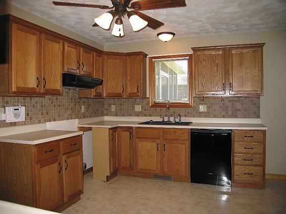 2nd image of 221 Rebecca Ave