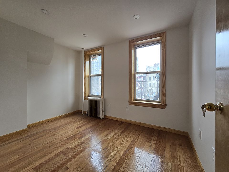 1st image of 123 Allen St APT 11