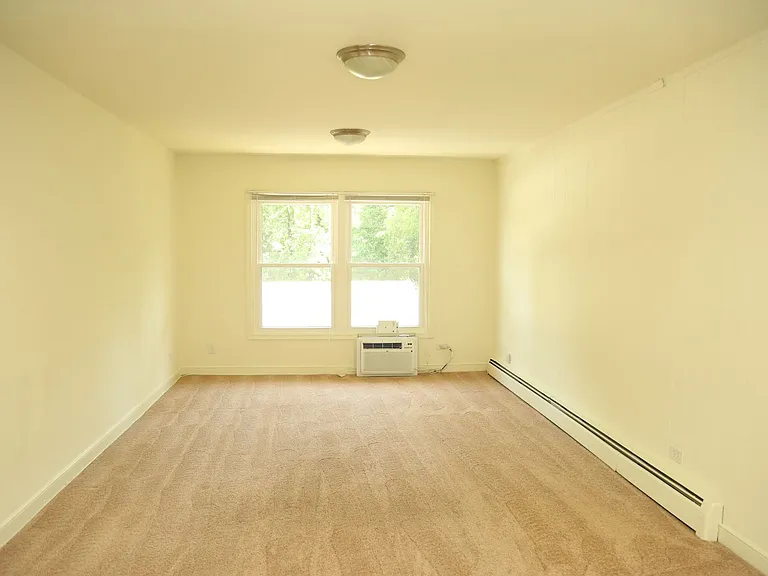 Gardenwood Apartments — Photo 15