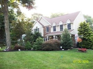 53 Jackson Ave, Pompton Plains, NJ 07444