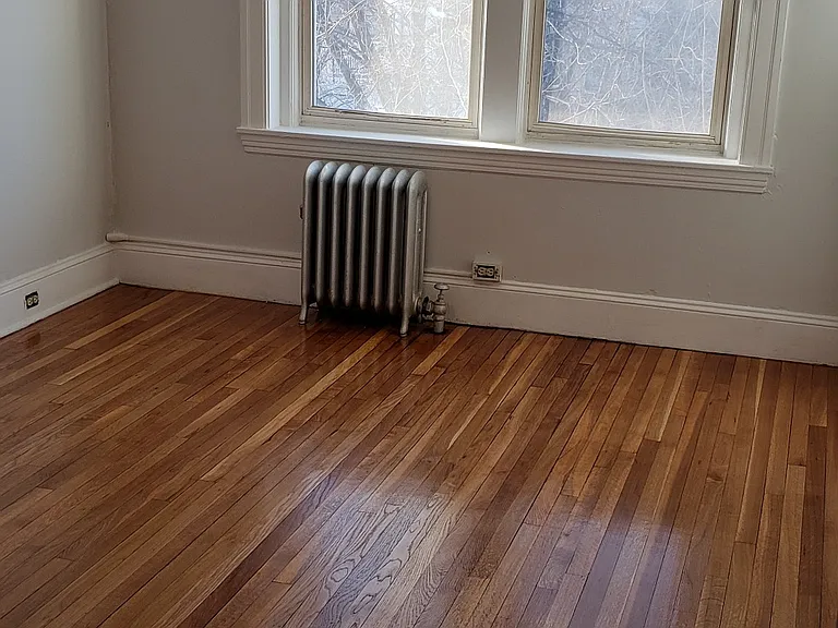 241-243 Freeman St #6 — Photo 7