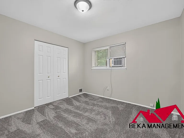 4323 Grace Ave — Photo 20