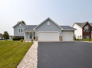 12810 Foxhill Ave N, Hugo, MN 55038