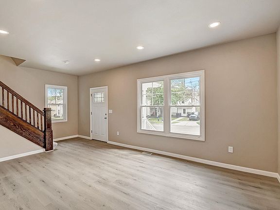 5th image of 710 McKinley St