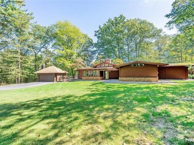 5 Carnot Avenue, Woodcliff Lake, NJ, 07677