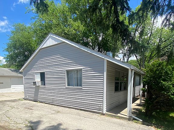 2nd image of 4052 Hill Ave