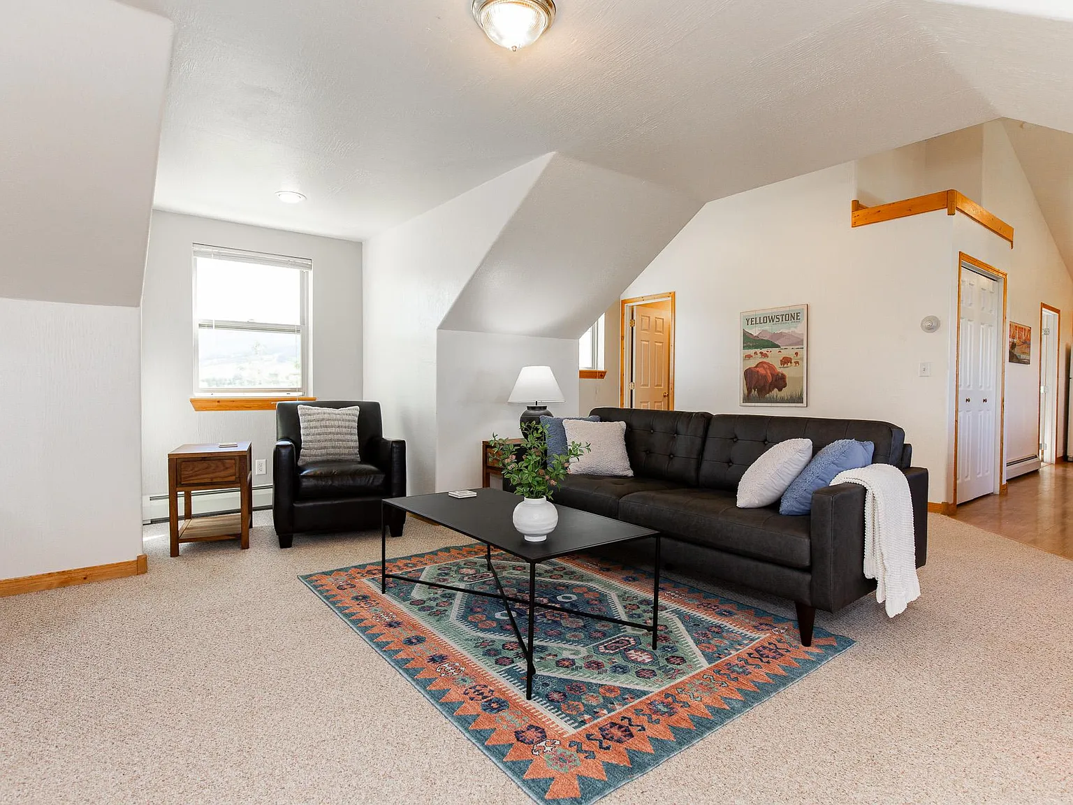 2 bed, 1000 sqft, $2,700 — Photo 2