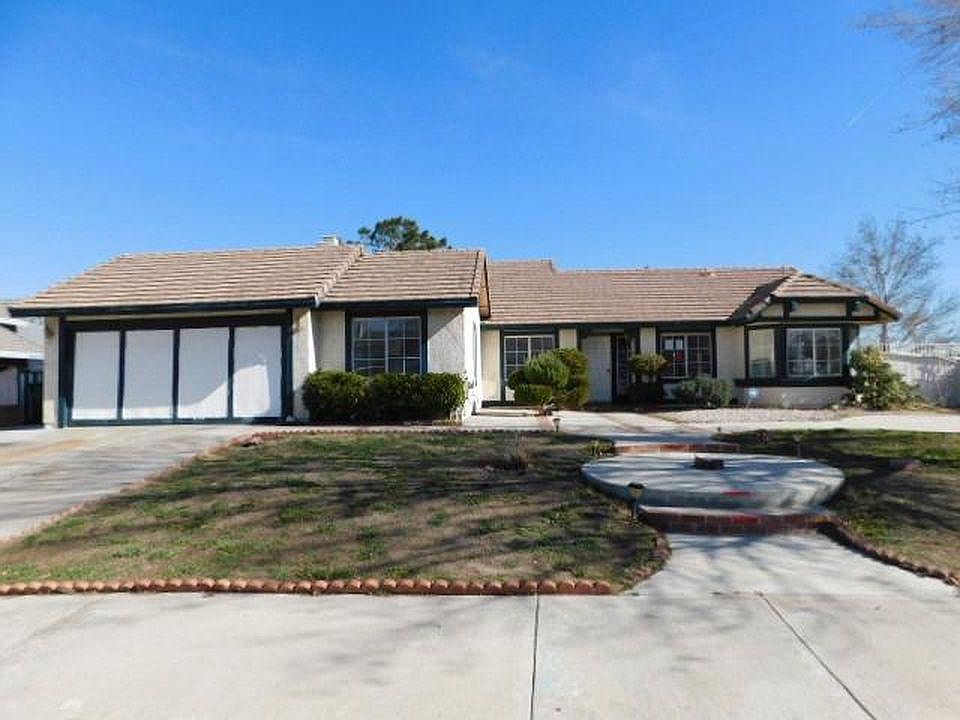 Front view of the property