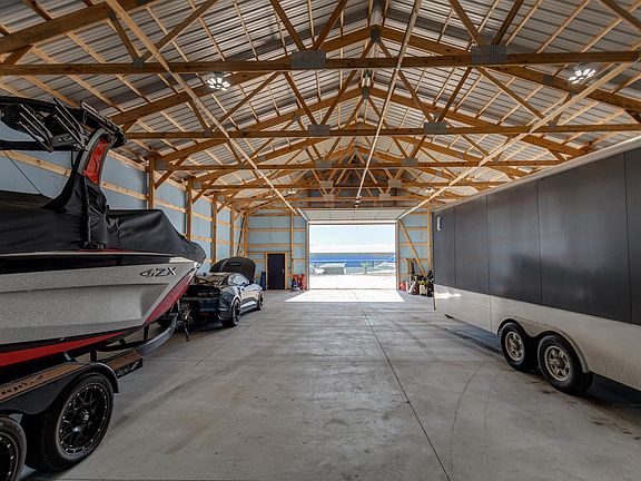 3rd image of 34529 Retriever Rd