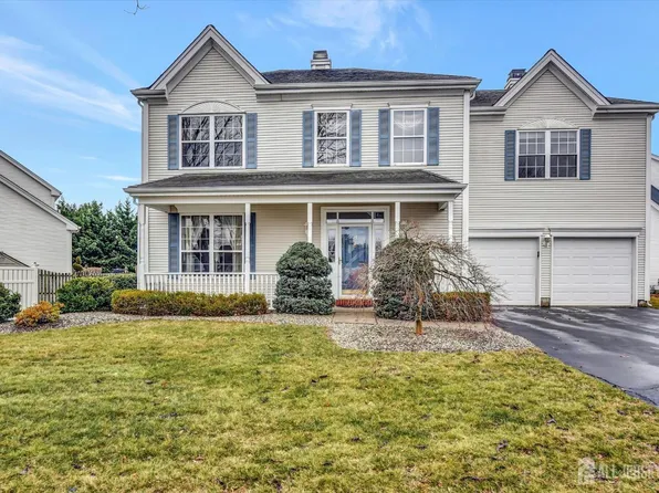 15 Petra Dr, Morganville, NJ 07751