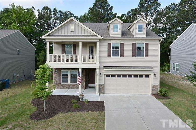 1st image of 107 Foxborough Ln