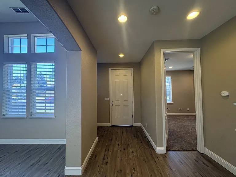 1362 Snake Creek Dr — Photo 3