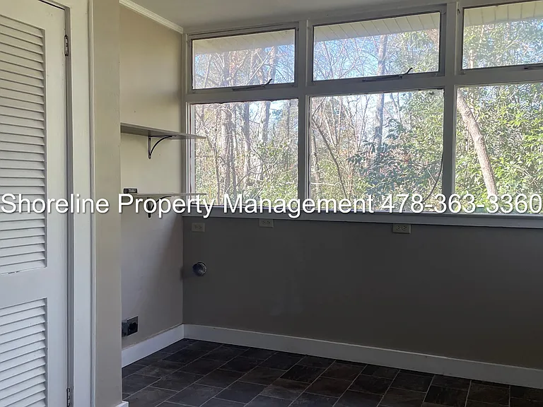 411 Forest Rd — Photo 5