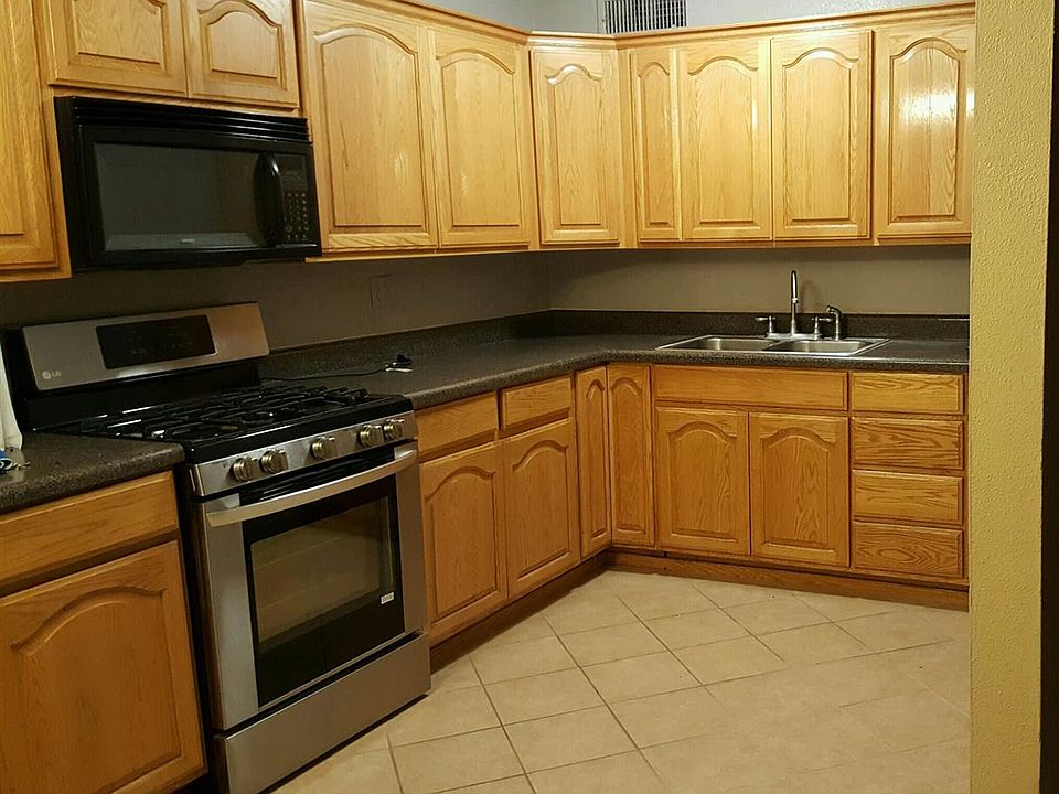 2nd image of 929 E La Mesa St
