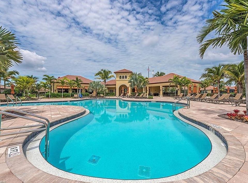 2nd image of 9158 Isla Bella Cir
