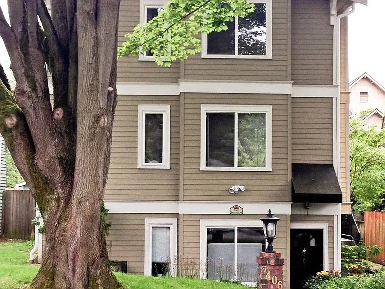 7406 2nd Ave NE — Photo 4