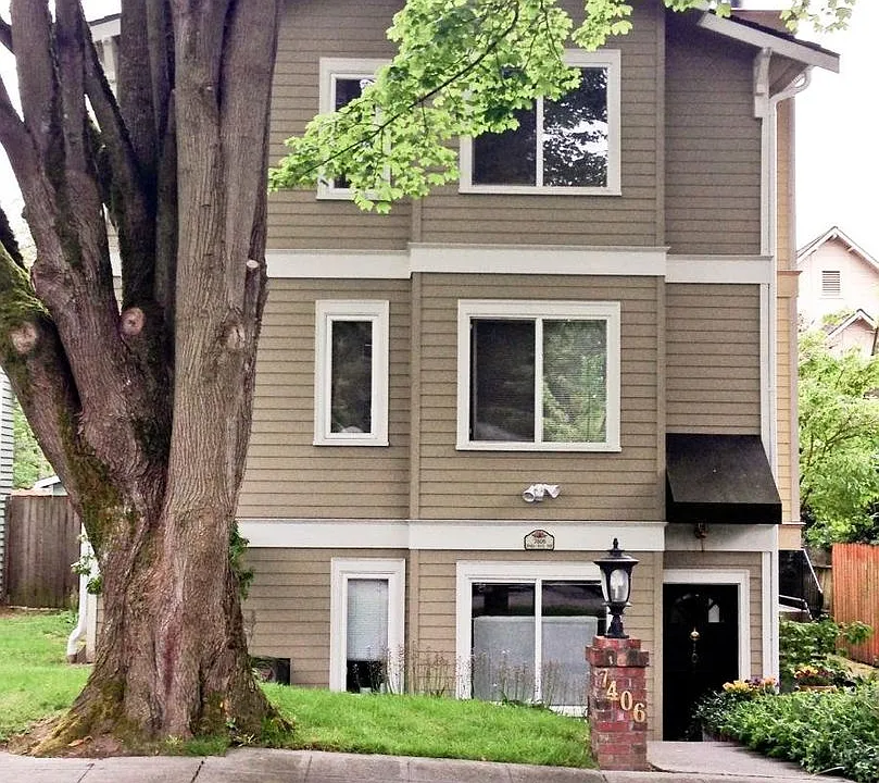 7406 2nd Ave NE