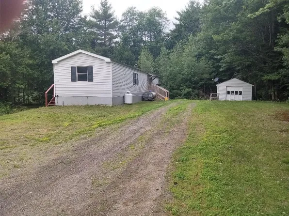 42 Village Street, China, ME 04358