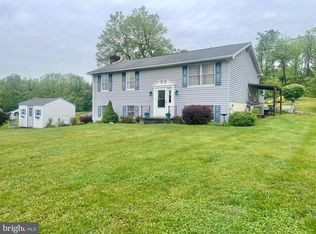 27 Canterbury Dr, Martinsburg, WV 25403