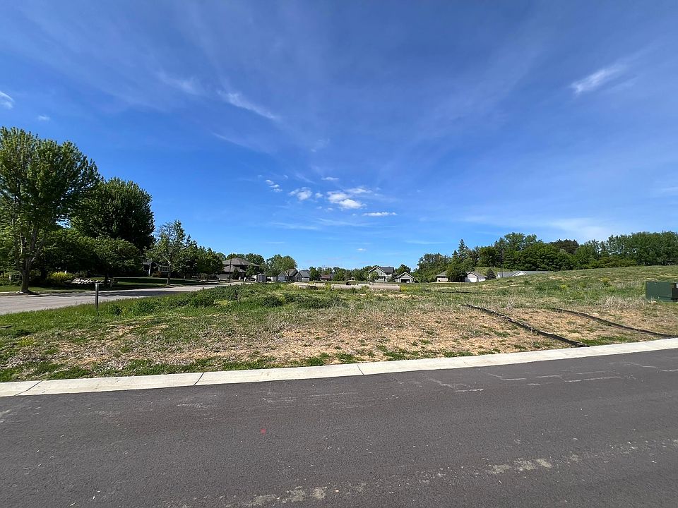 2nd image of 2561 Gold Finch Ln