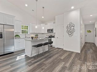 5430 Howard St, Charlotte, NC 28269