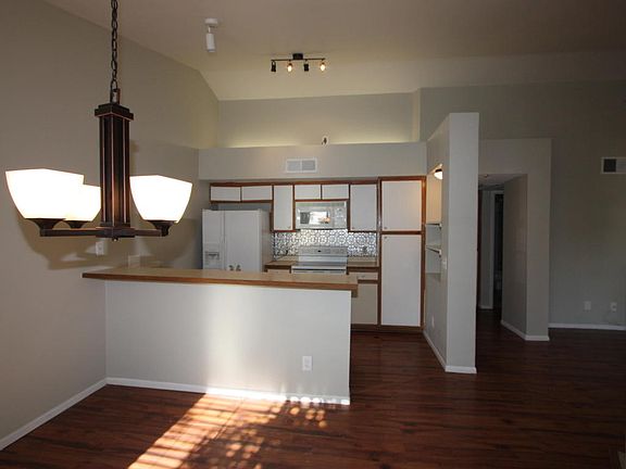 3rd image of 5670 S Wood Crest Dr