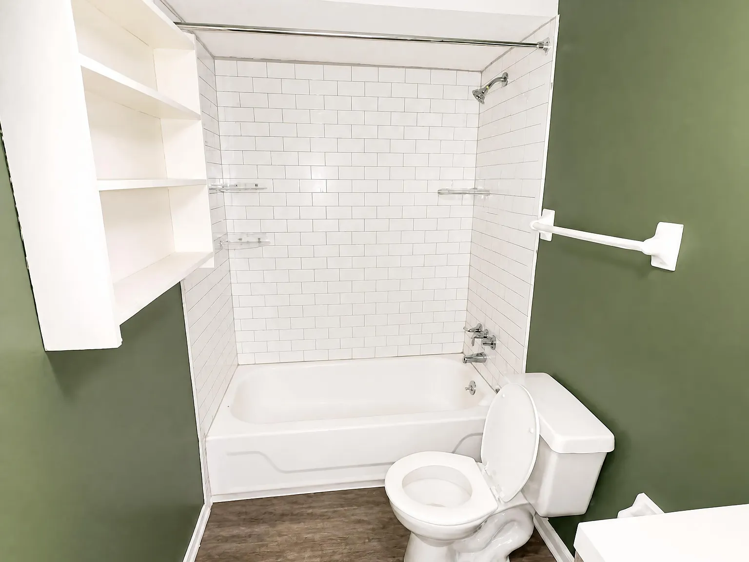 2 bed, 1.5 bath, 1025 sqft, $1,600 — Photo 3