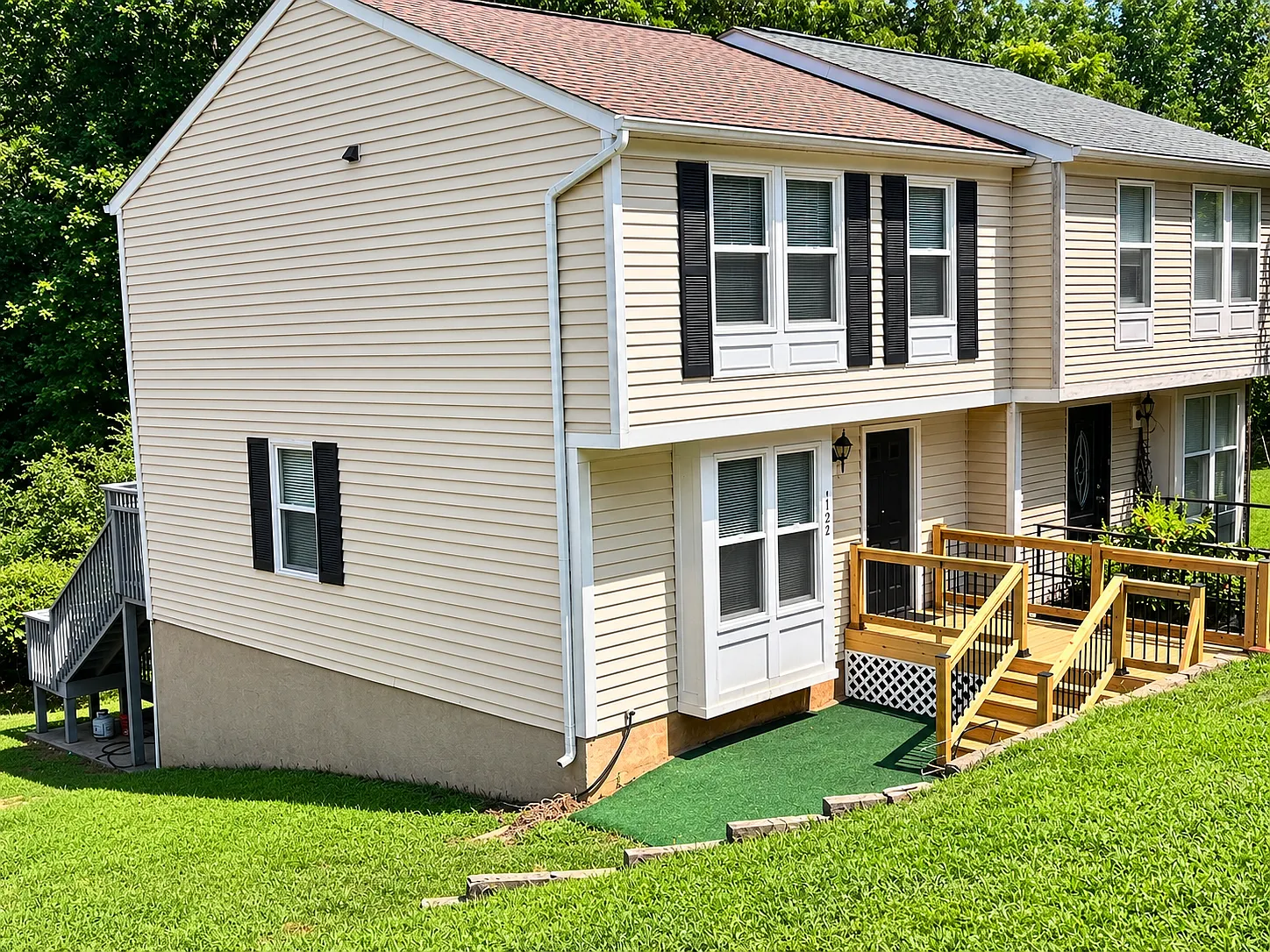 1122 Villa Green Ct — Photo 2
