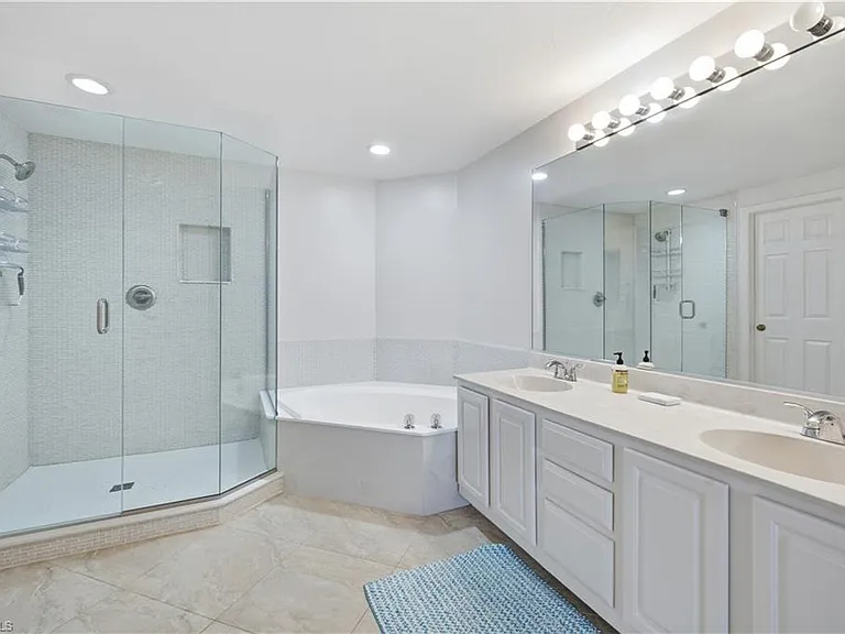 26901 Wedgewood Dr #101 — Photo 22