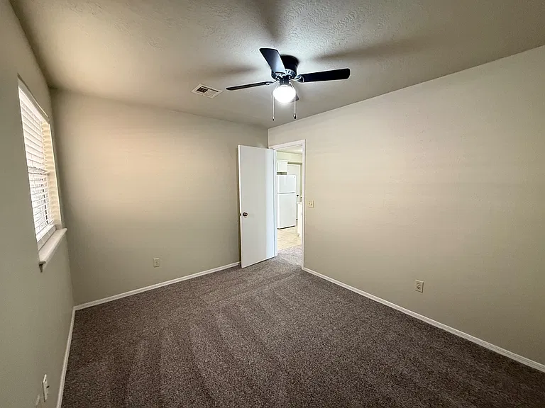 242 Barrett Pl — Photo 13