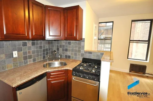 Rented by FirstService Realty (legacy) | media 13