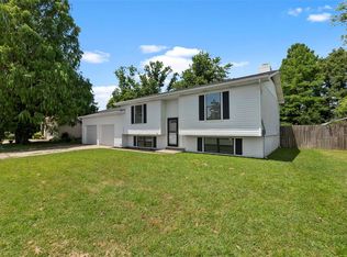 908 Cambridge Dr, Sikeston, MO 63801