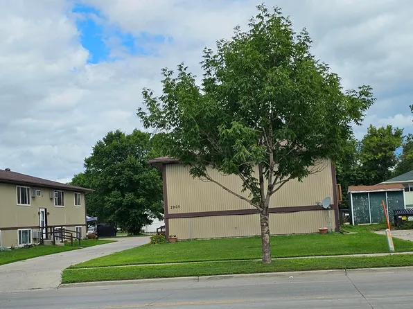 2905 7th Ave N, Fargo, ND 58102