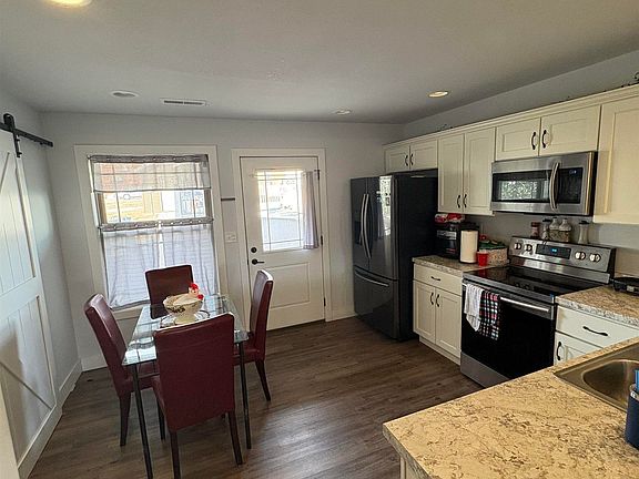 3rd image of 2035 Chestnut St