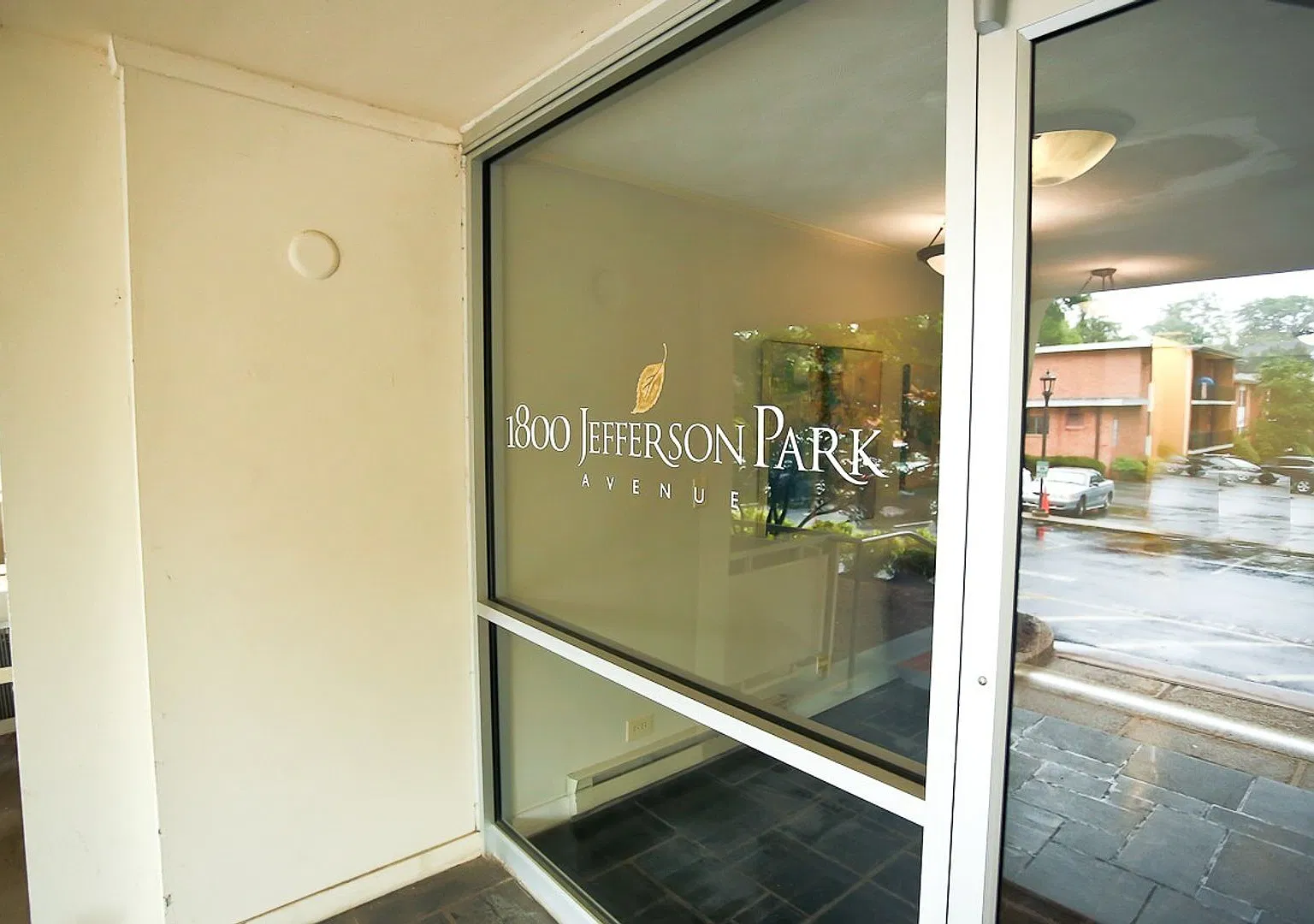 1800 Jefferson Park Avenue #64 Prime UVA Location! — Photo 2