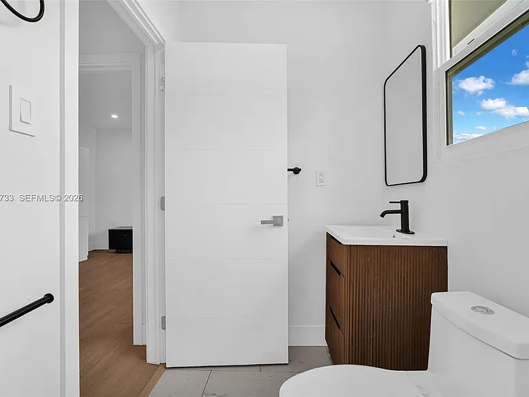 21 NE 48th St #2 — Photo 12
