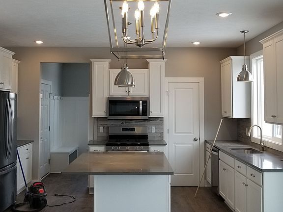 2nd image of 6922 City View Dr