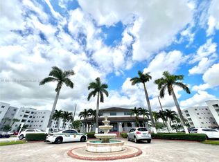 8185 NW 7th St APT 421, Miami, FL 33126