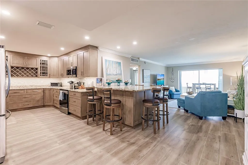 2 bed, 11.0 bath, 1163 sqft, $7,000 — Photo 2