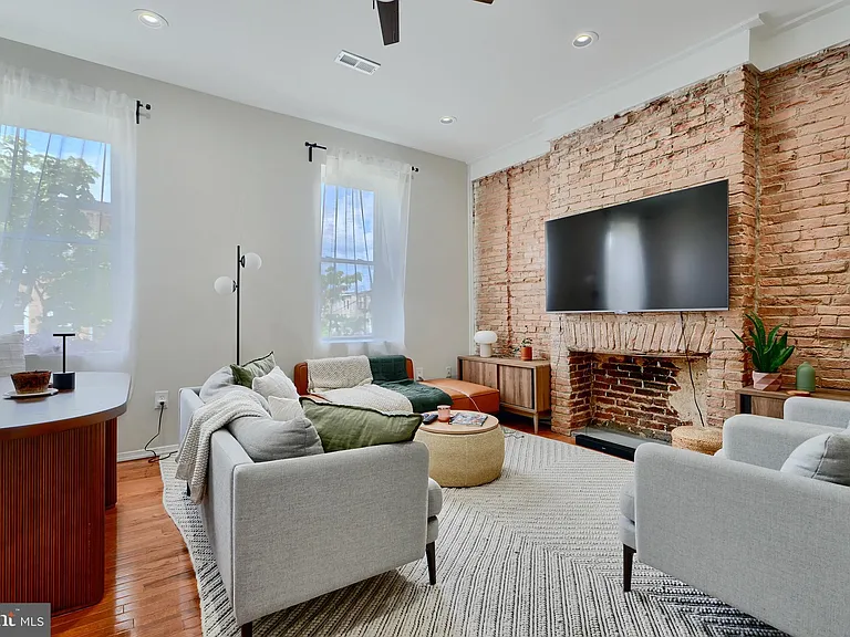 1719 Guilford Ave #2 — Photo 2