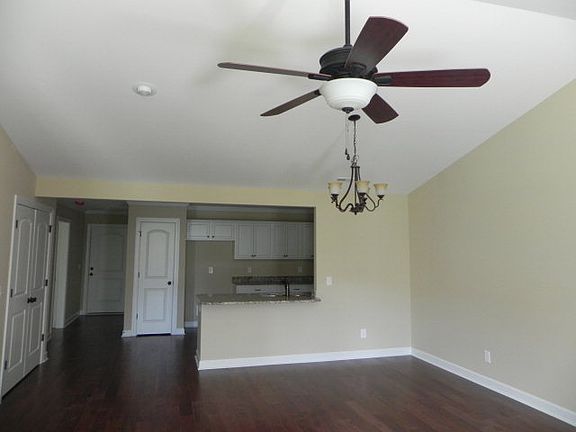 5th image of 151 Oxford Dr