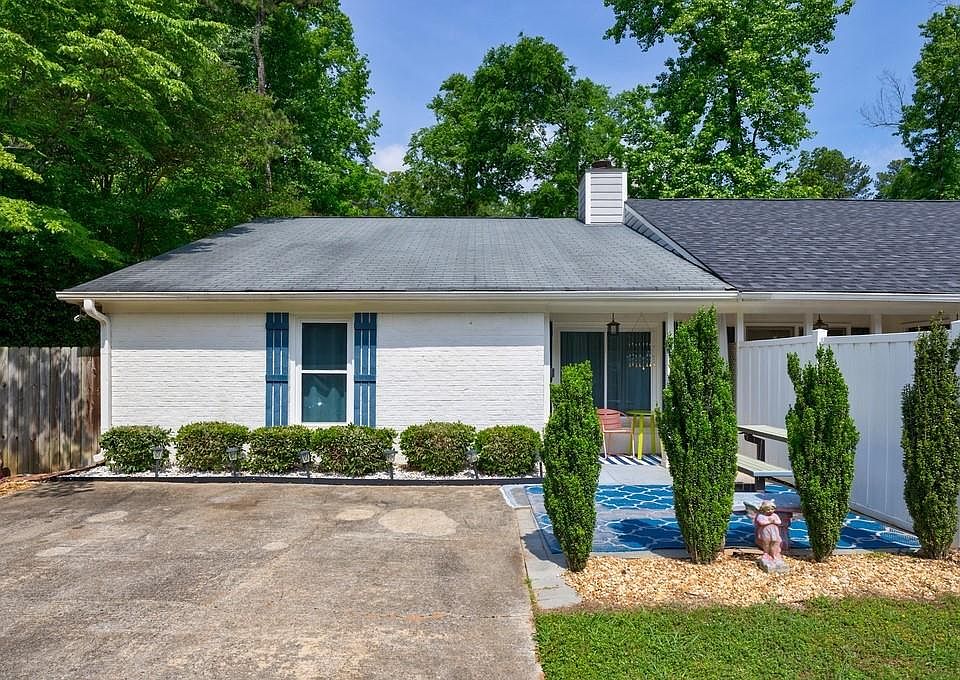 1st image of 1915 Cooper Landing Dr SE