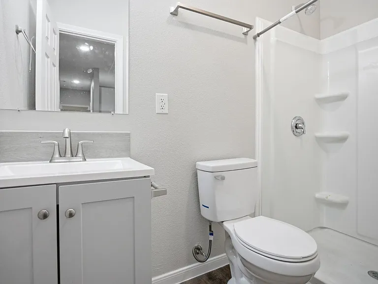 611 Carpenter Ave — Photo 16