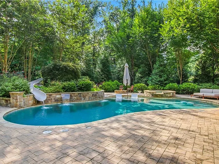 5265 Peachtree Dunwoody Rd — Photo 23