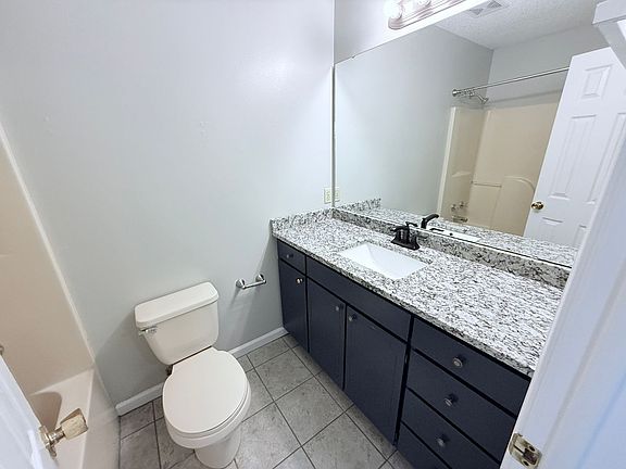 5th image of 1001 Creekside Pl