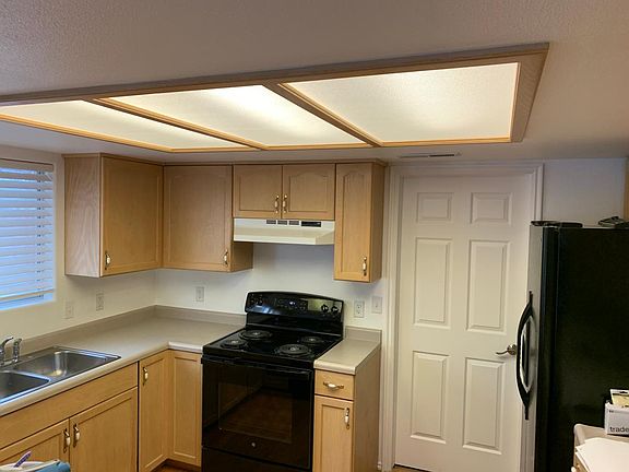 3rd image of 1687 Desert Dawn Cir