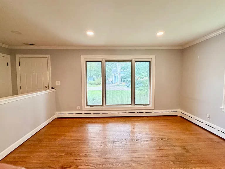 148 Augusta St — Photo 10