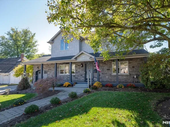 817 River Dell Rd, Oradell, NJ 07649